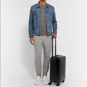 Raden A22 - Smart Carry On Suitcase